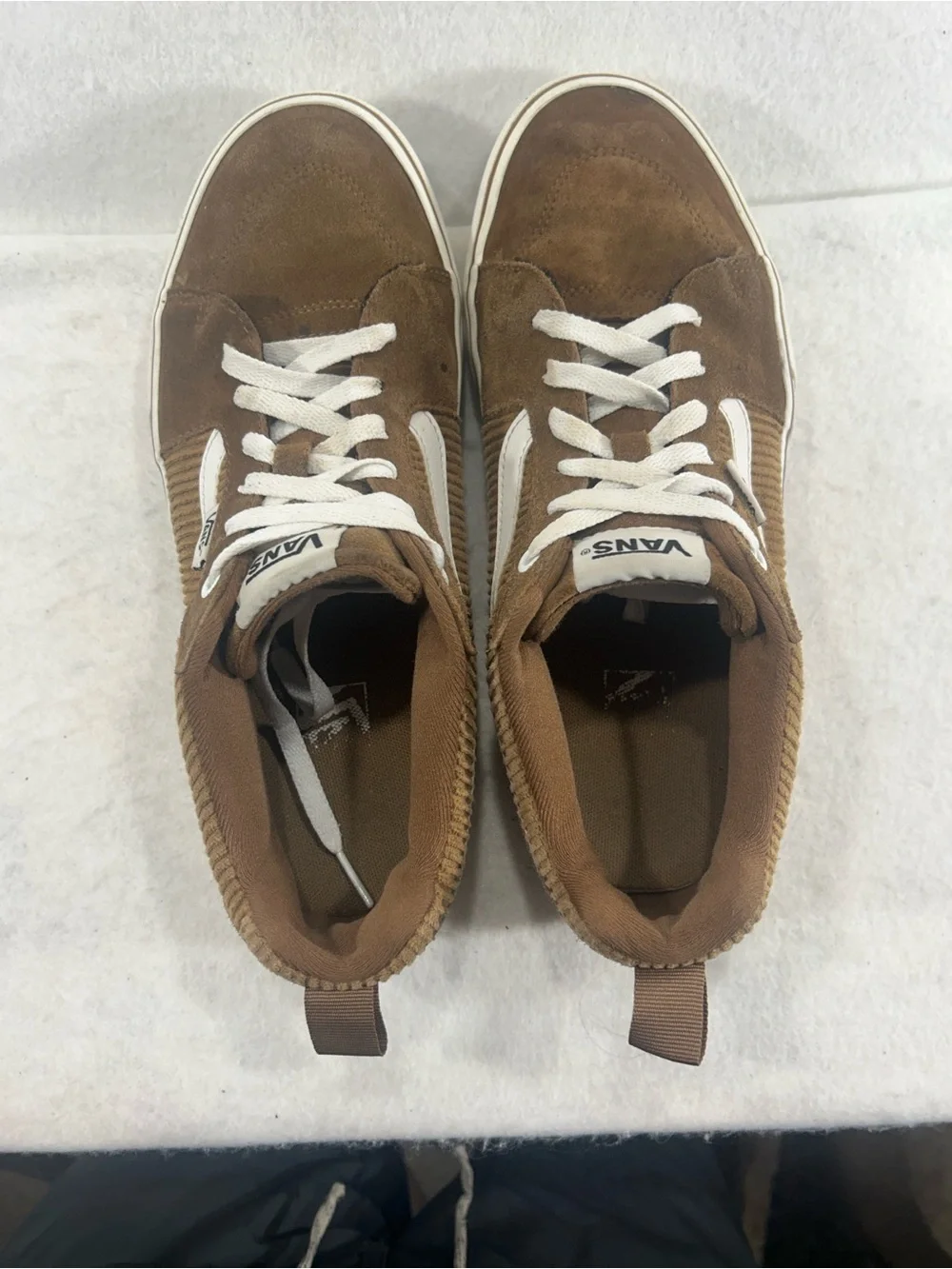 Vans Men’s 9.5 Brown Suede Corduroy Low Top Sneakers White Stripe
